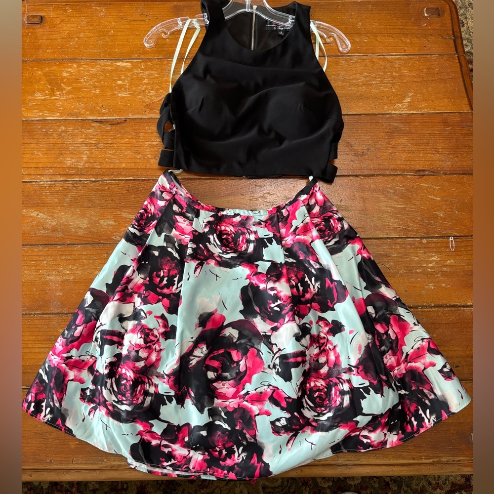 Blondie Nites Black and Pink Floral Skirt Set